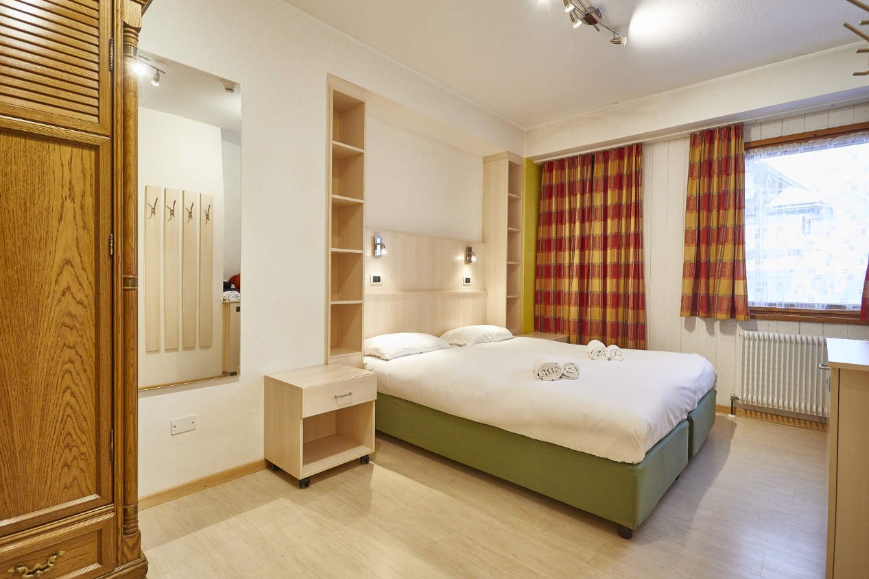 Louren: slaapkamer met badkamer