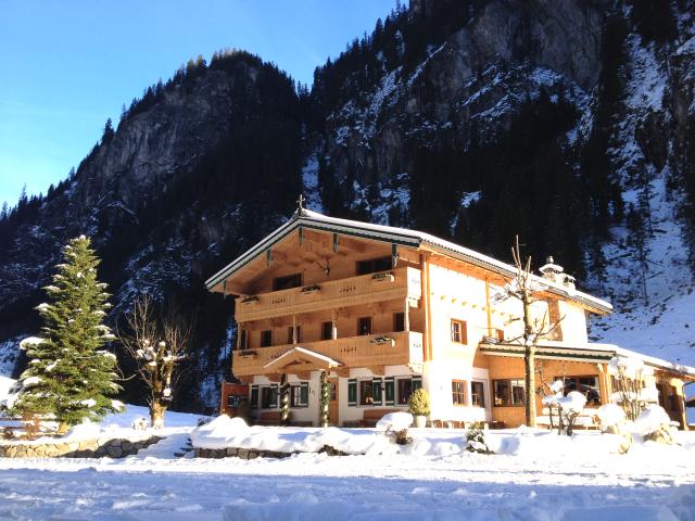 Alpenhaus Lacknerbrunn in de winter