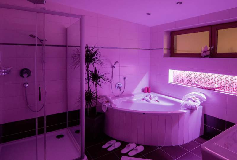 Badkamer met sfeerverlichting