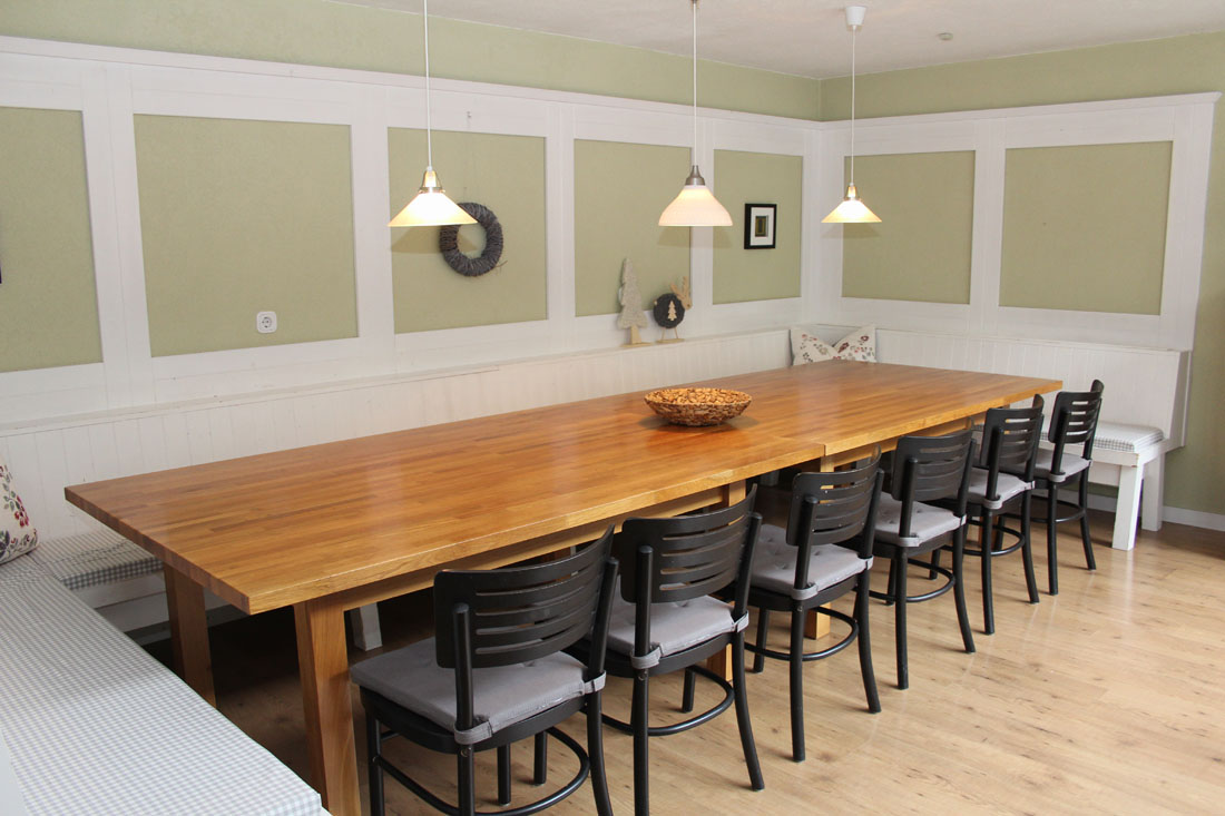 Grote gezamenlijke eettafel