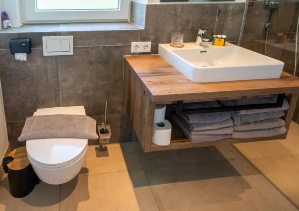 Tauernquelle · badkamer